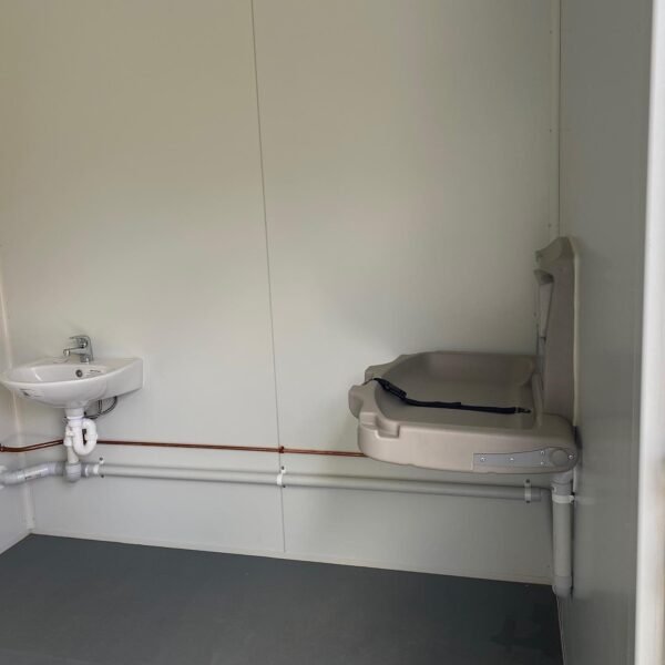 20FT Well custom Rest Room Container - Image 4